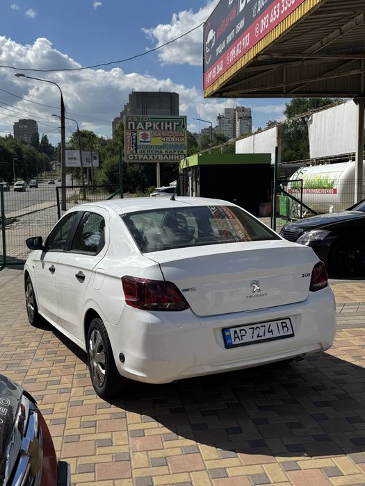 Peugeot 301 2016г. 1.2 газ/бенз