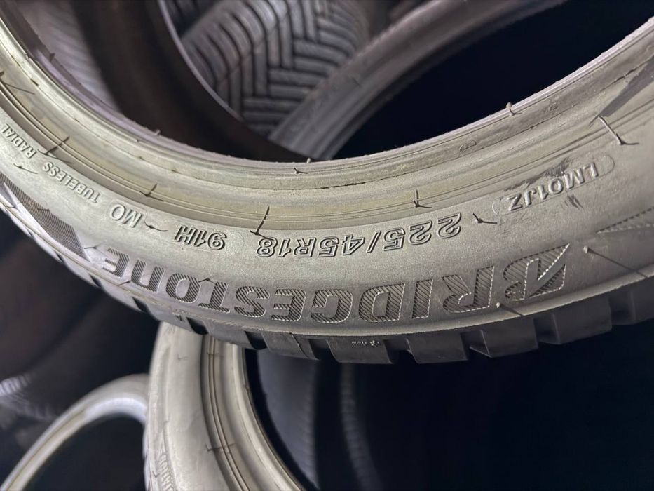 225/45/18 Bridgestone  2022-2024