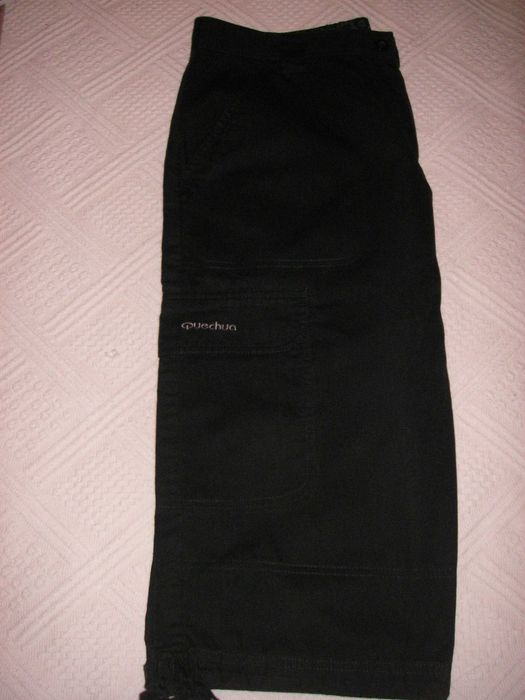 Calções Quechua Preto e Blusa / Túnica Isis Branco e Fio Prateado