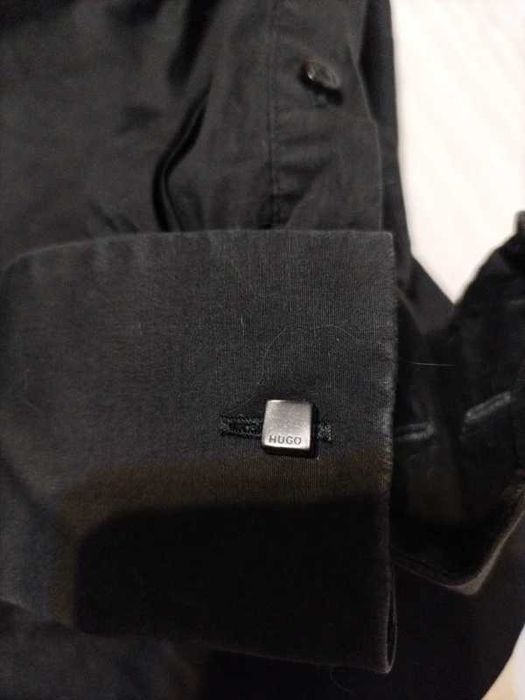 męska koszula bawełniana rozm. L firmy Hugo Boss - czarna