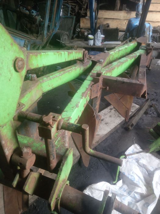 Продається плуги бомит бу на великих стойках.