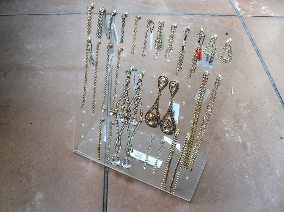 stojak na kolczyki ekspozytor na kolczyki na piercing