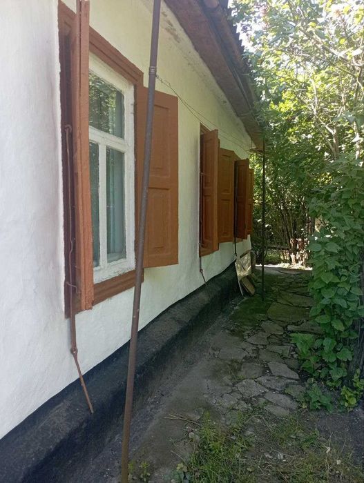 Продаж будинку з ділянкою