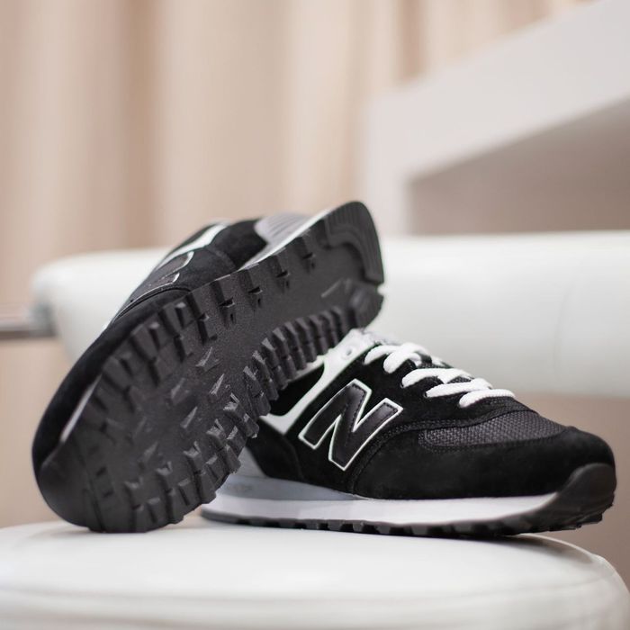 Чоловічі кросівки New balance 574 чорні з білим 37-46