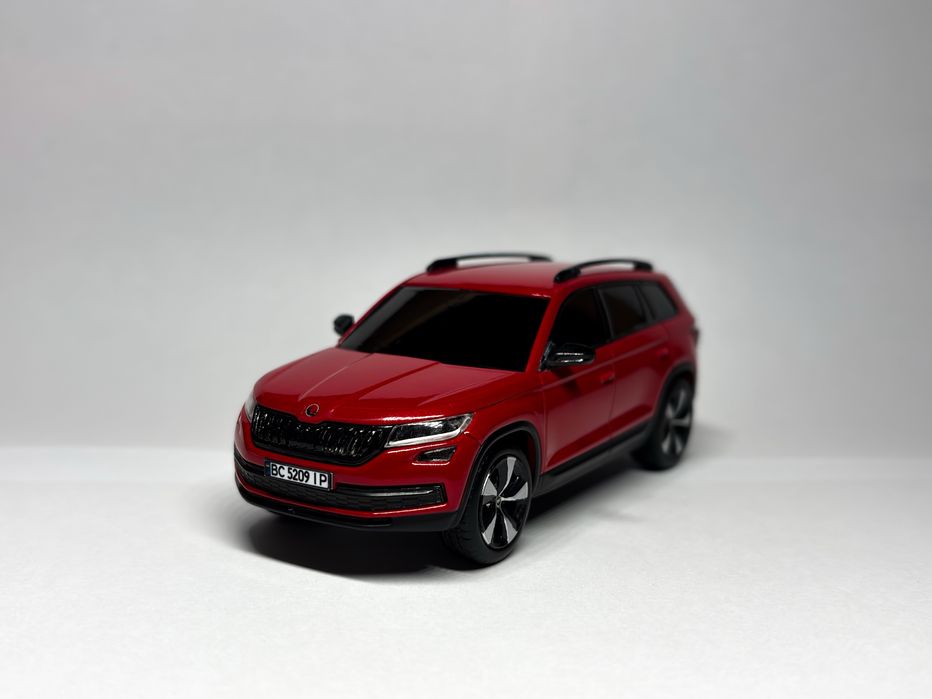 Масштабная модель автомобиля Skoda Kodiaq 1/43 Norev дилерская