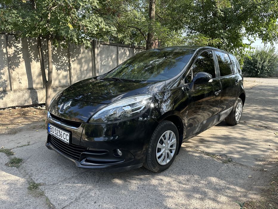 Продам Рено Сценик 3 2013 года
