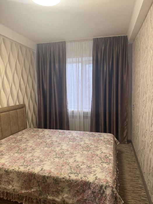 Здам подобово 3-кімнатну картиру.