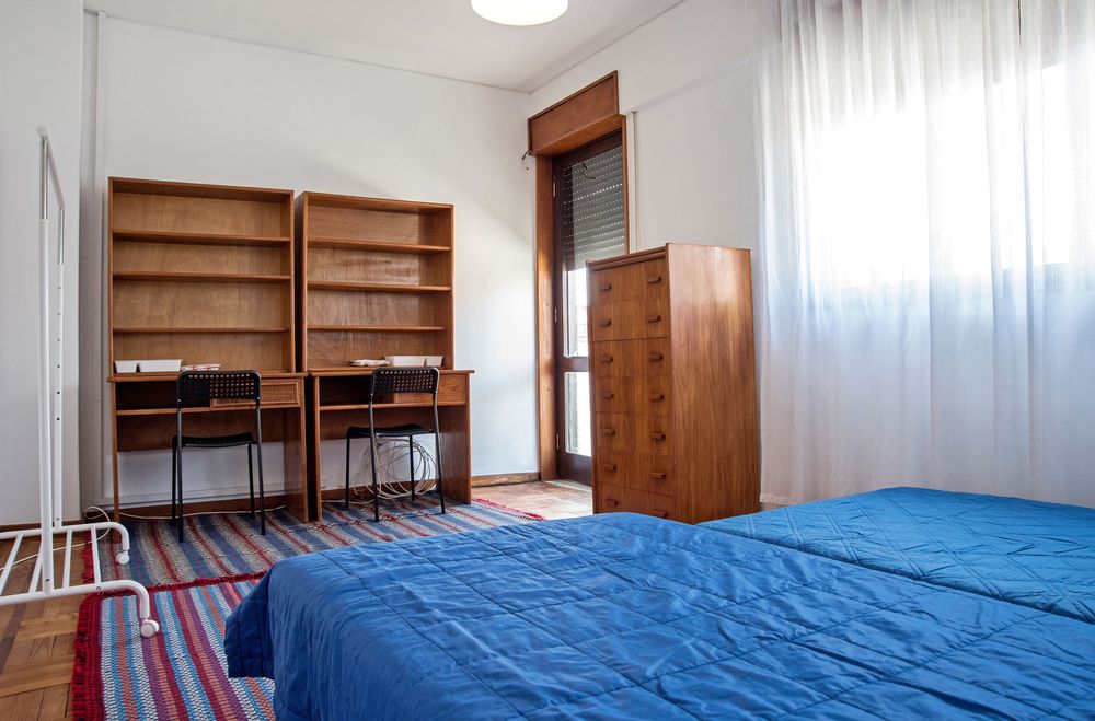 Quarto junto ao metro de Santo Ovídeo