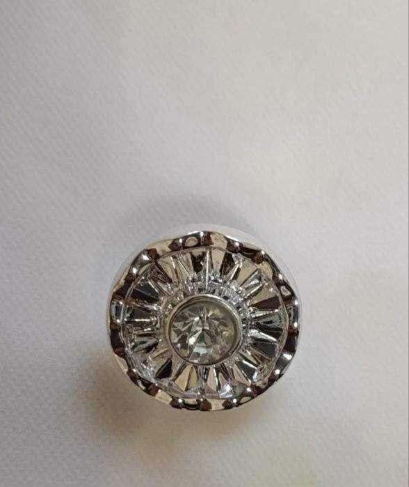 Платье пиджак с акцентными плечами с камнями размер S