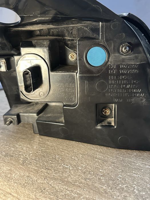 Задній ліхтар фара tesla 3