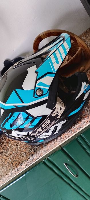 Capacete shot + óculos