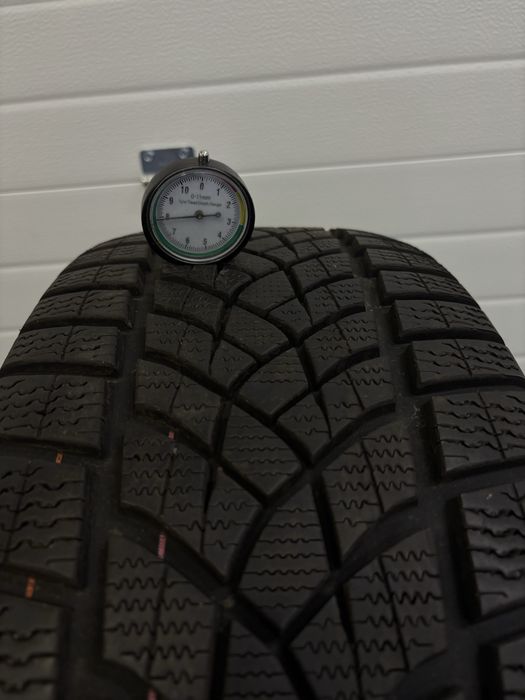 Opony Zimowe 235/60/18 GoodYear UltraGrip 2025r