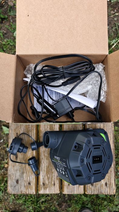 Портативный электрический аккумуляторный насос Intex компрессор помпа