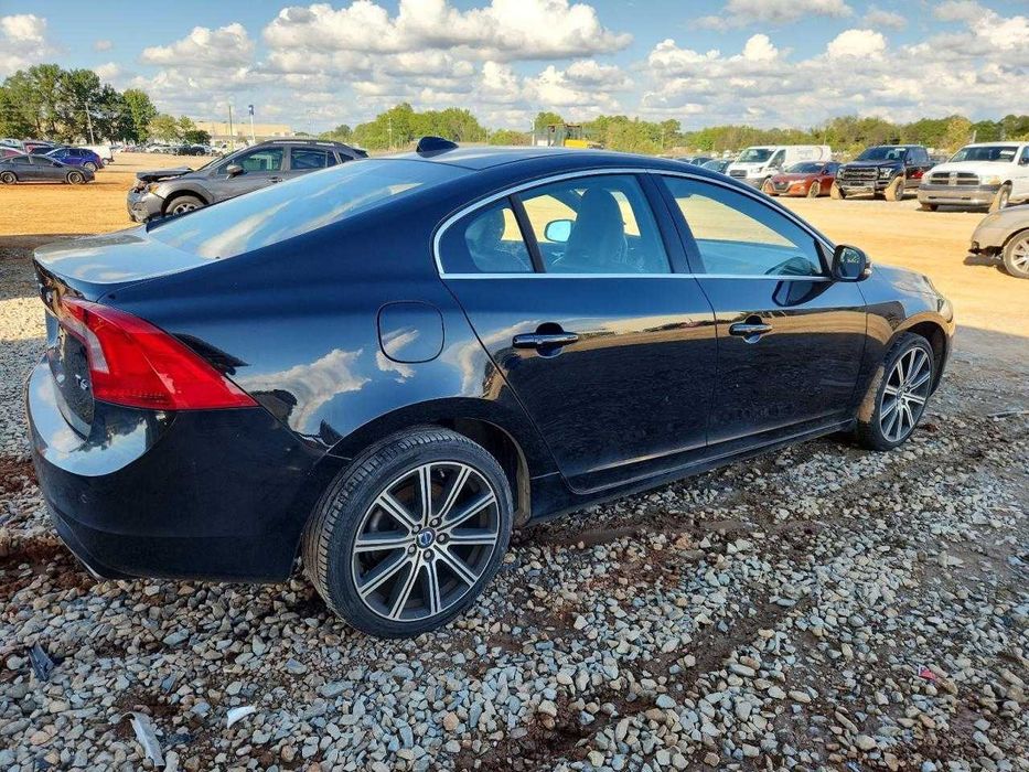 Volvo s60 2015 рік 2.0t