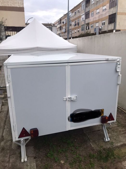 Roulotte alimentar 1,5m x 2m utilizada em poucos eventos