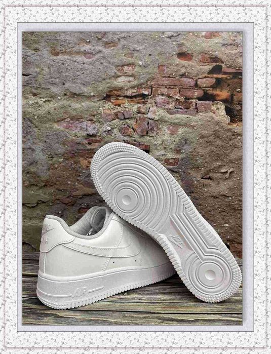 Sapatilhas Nike Air Force 1 branco com atacadores