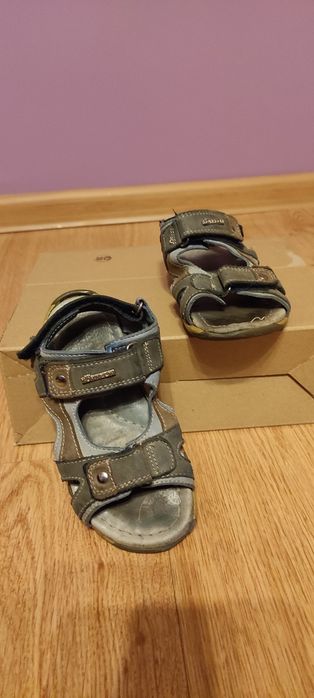 Sandały chłopięce firmy Kornecki rozmiar 24