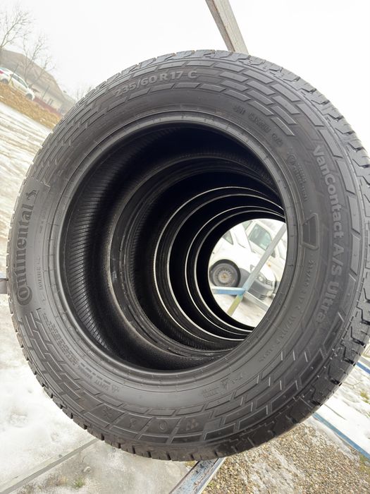 Шини б/у 235/60 R17C Continental 4шт