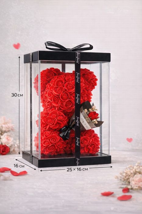 Ведмедик із троянд у подарунковому боксі