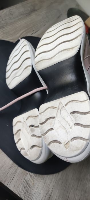 Крассовки Skechers