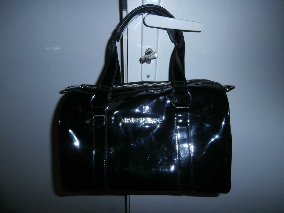Armani Jeans kuferek torebka lakierowana czarna