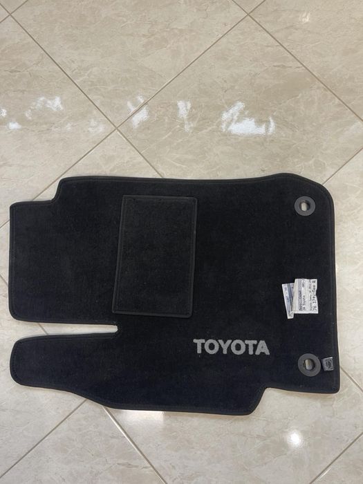Коврик на Toyota Camry