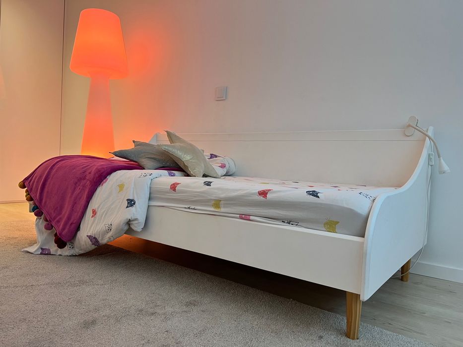 Cama de criança com colchão  + tapete 2x3m - SIMPLES, ELEGANTE !