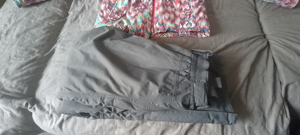 Roxy Zestaw na zimę narty, stan idealny; kurtka i spodnie r. 10 l / XS