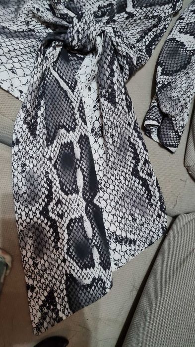 Top de mulher padrão reptil