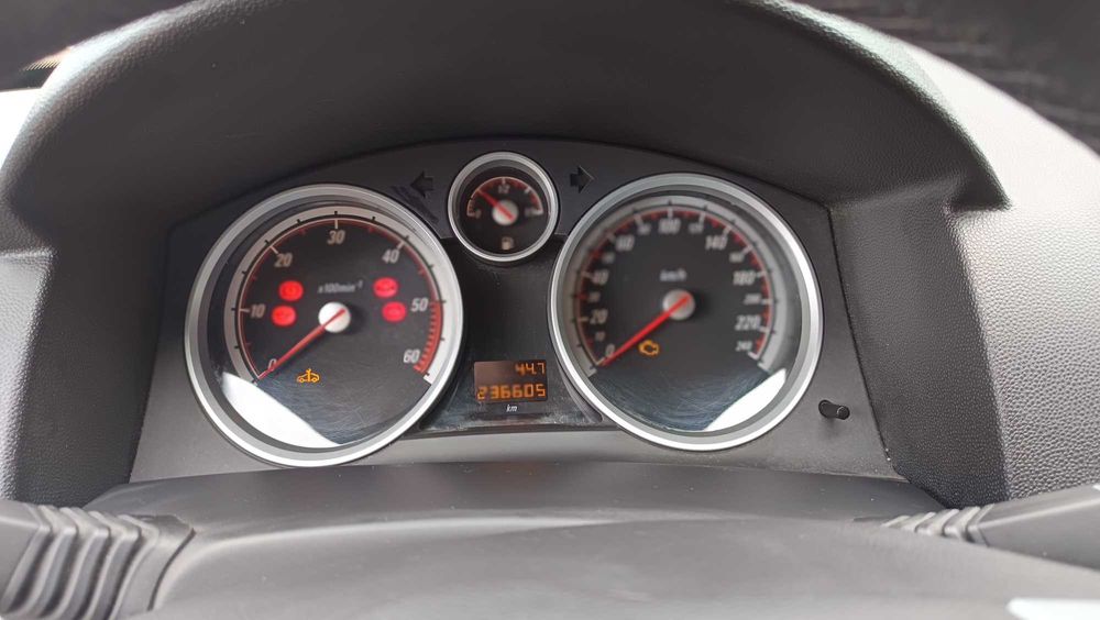 Opel Astra GTC 1.7 125cv (comercial)