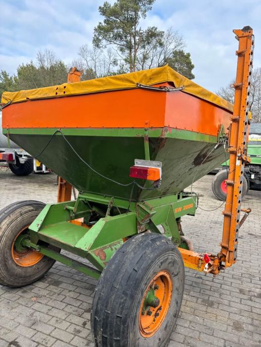 Rozsiewacz wapna nawozów amazone siewnik siewka