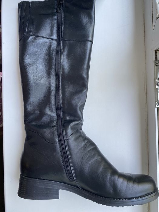 Женские сапоги.