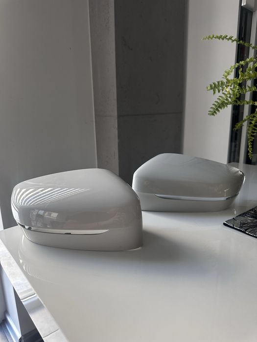 Sprzedam orginalne nakładki na lusterka bmw serii 5 g30 lift