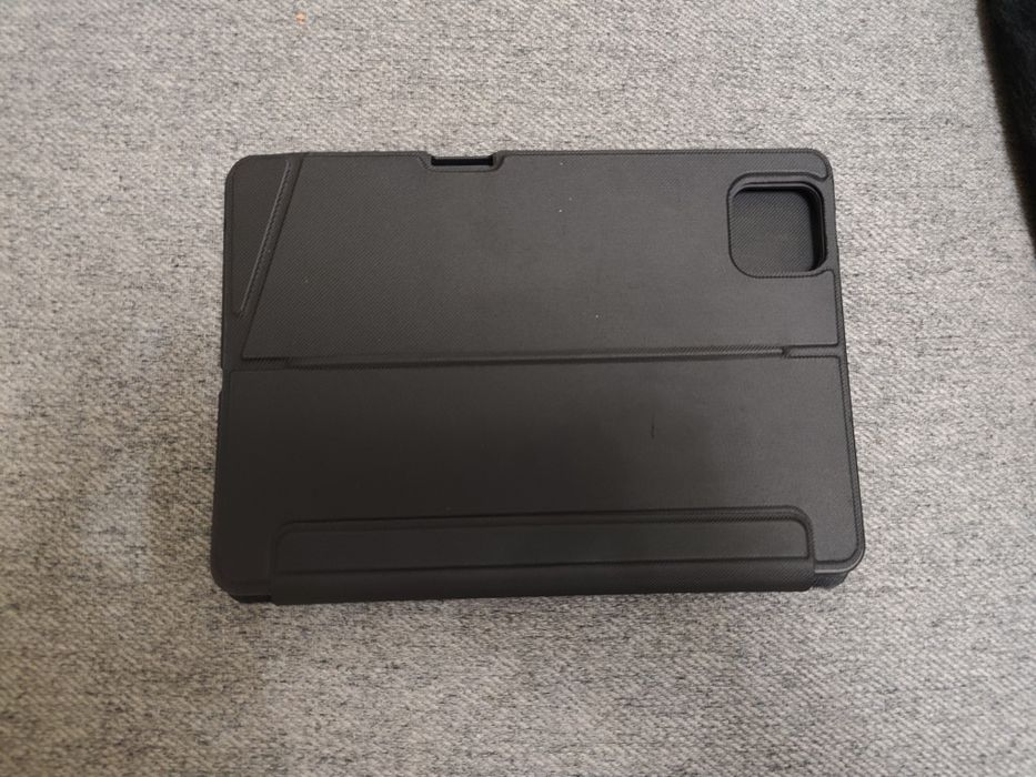 Capa de tablet com teclado