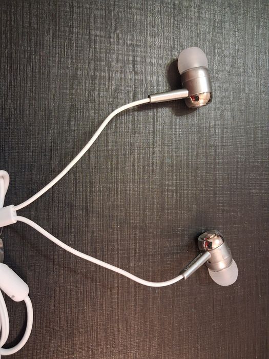 Nowe słuchawki przewodowe