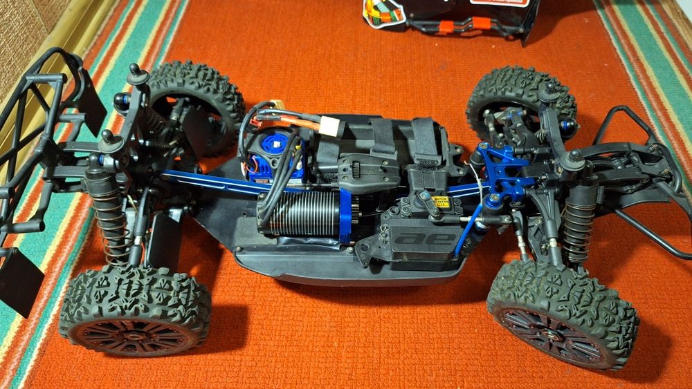Taem Associated SC8.2e 1/8 шорт корс на радіоуправлінні
Short Couurse 4wd off road