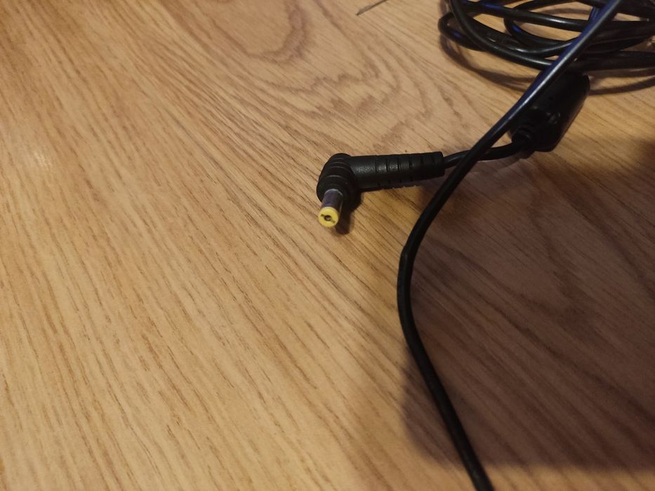 Transformer / charger for PC / laptop Sony / Toshiba / Asus -64553202283651124