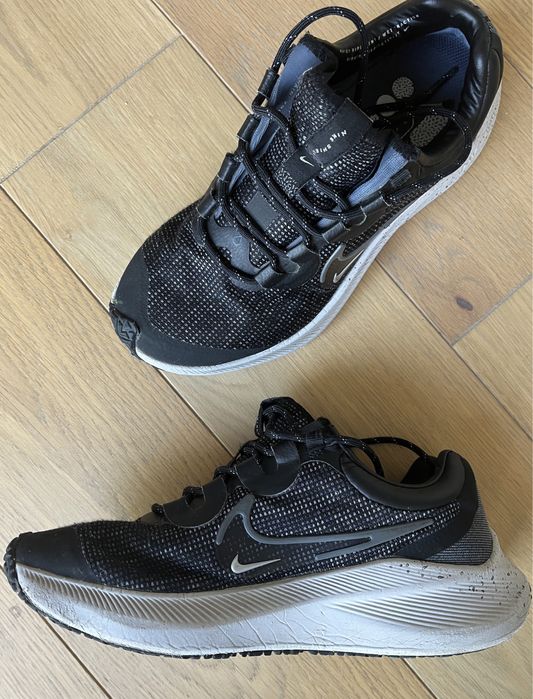 Buty do biegania Nike Winflo 8 Shield rozmiat 38,5