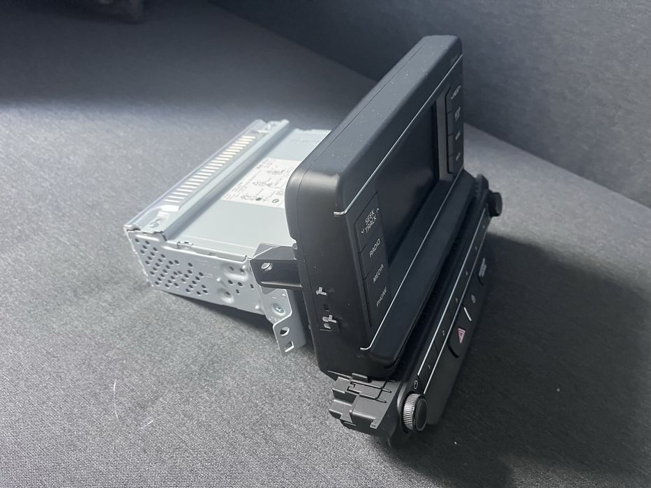 Radio Kia Ceed CD 2018–2021 Bluetooth OEM 96170-J7100WK – komplet