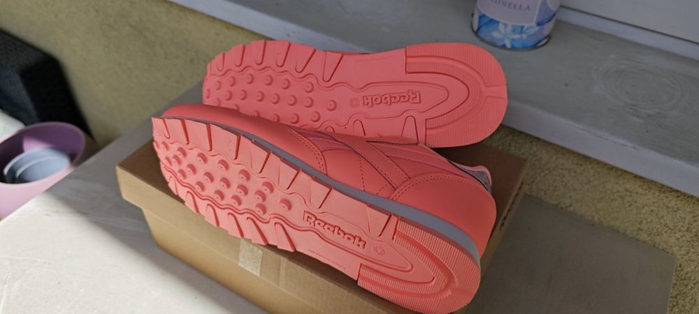 Reebok Classic Leather damskie 37,5