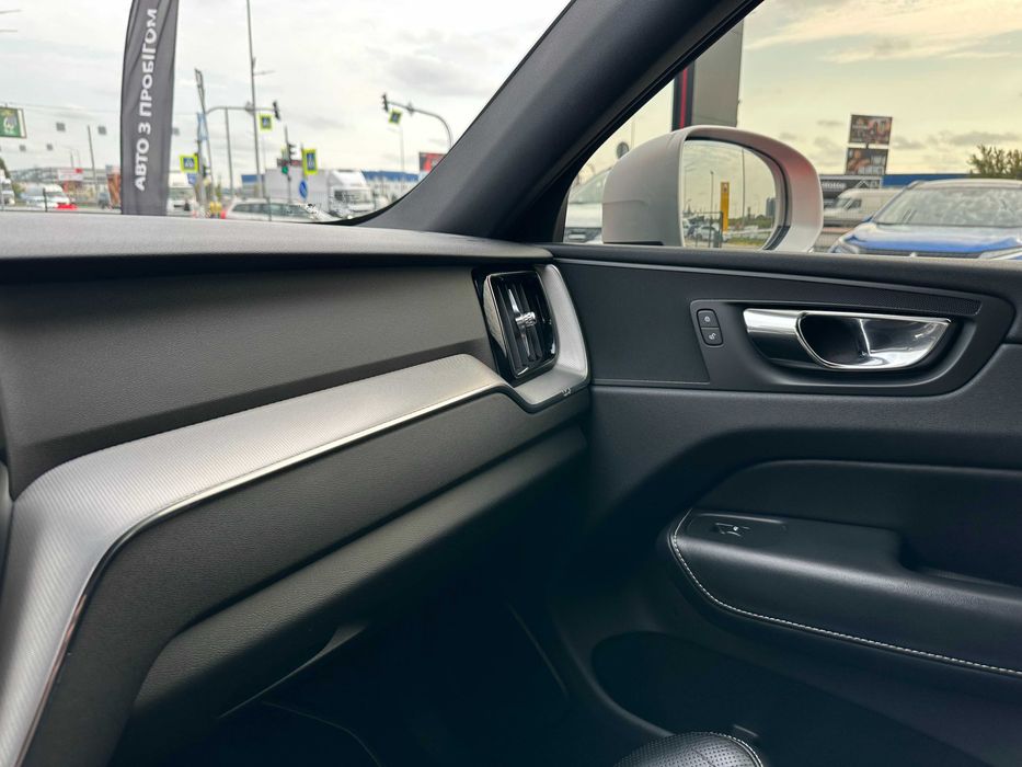 Volvo XC60 R-Design 2017