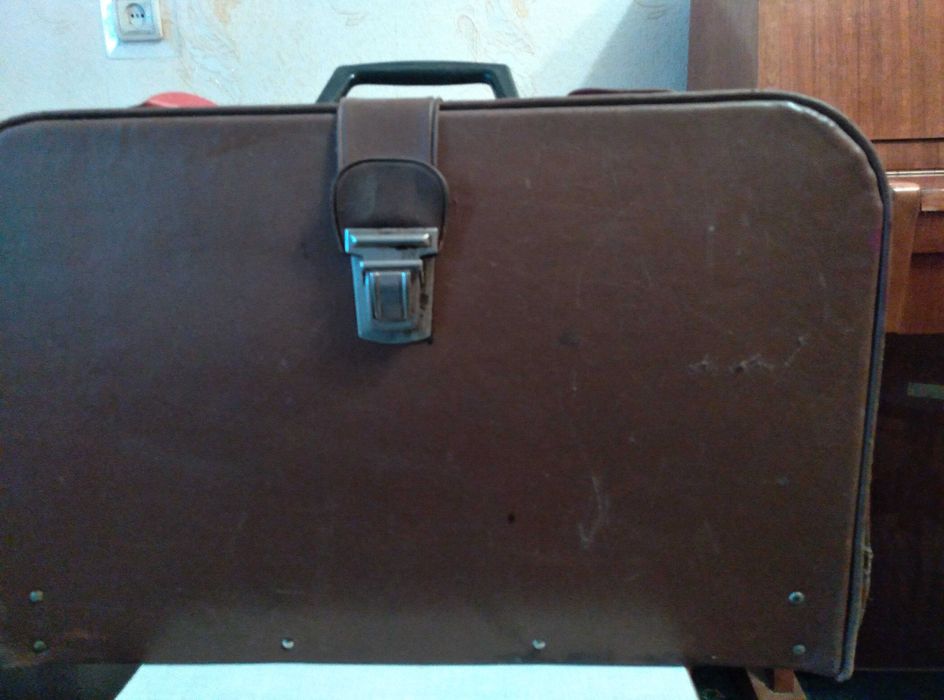 Продам швейную машинку бытовую