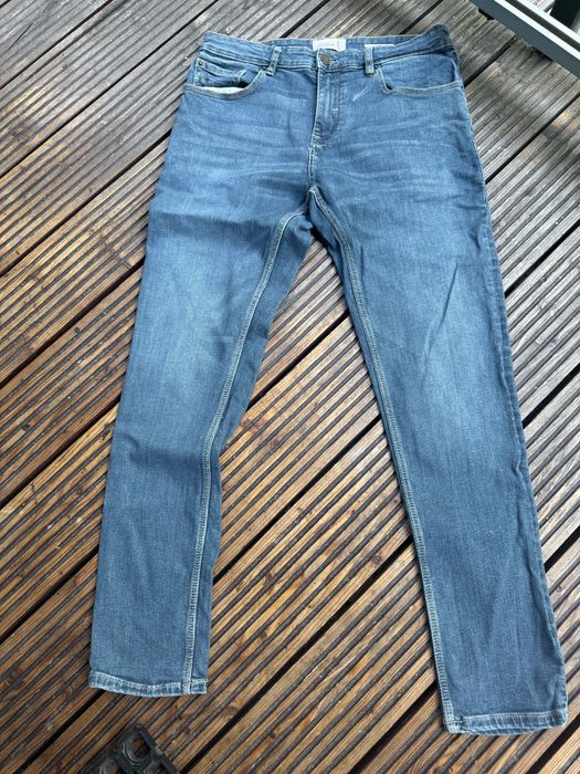 Spodnie skinny pull and bear