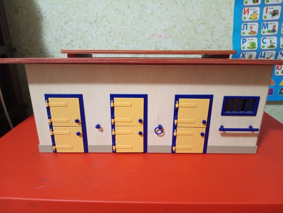 Фігурки та ферми schleich