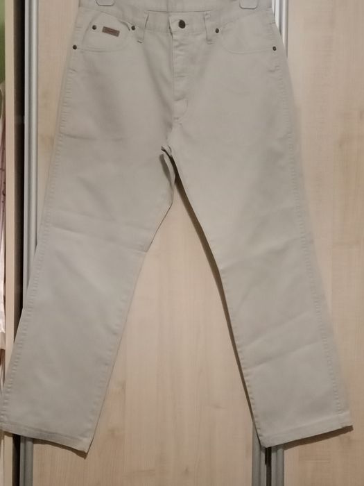 Spodnie beżowe-Wrangler