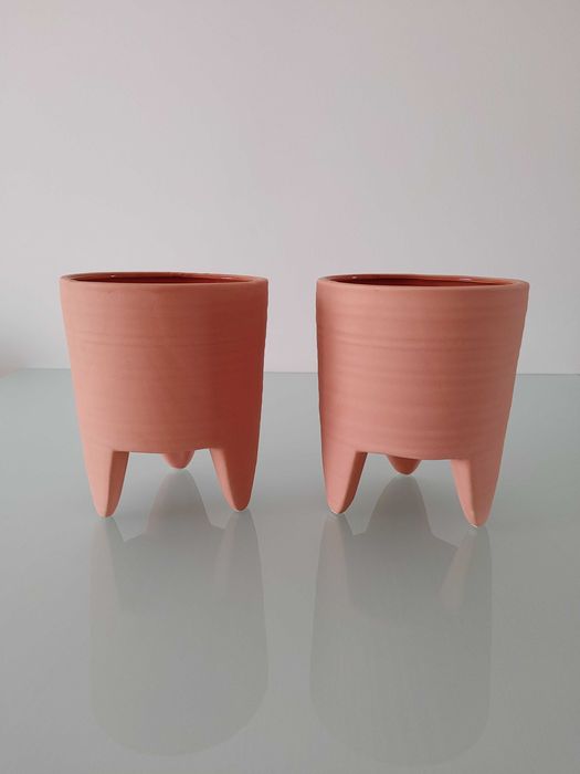 Vaso cerâmico “tripé”
