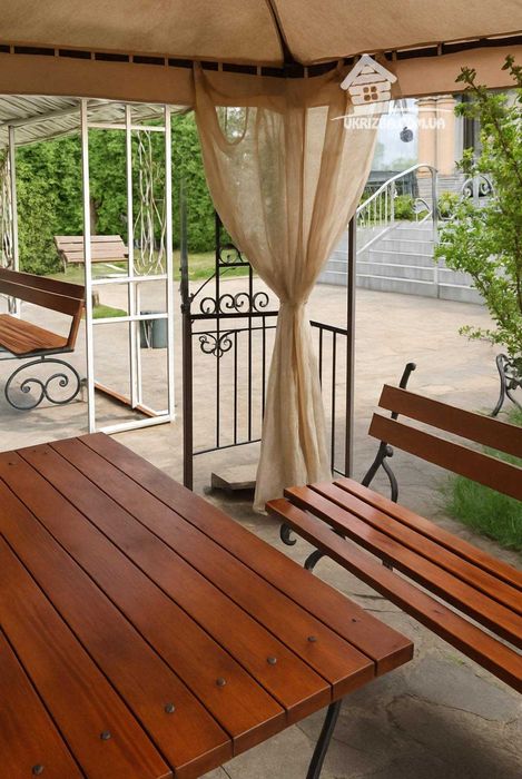 Київ. Будинок 300кв.Більярд, теніс, 5 спалень,бомбосховище. До 25 осіб