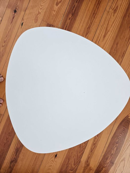 Mesa de apoio branca / Mesa de cabeceira