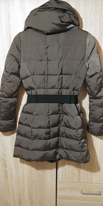 Zimowa kurtka puchowa zara 34 xs z paskiem