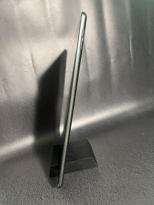 iPad 9.7 128GB Space Gray WIFI
